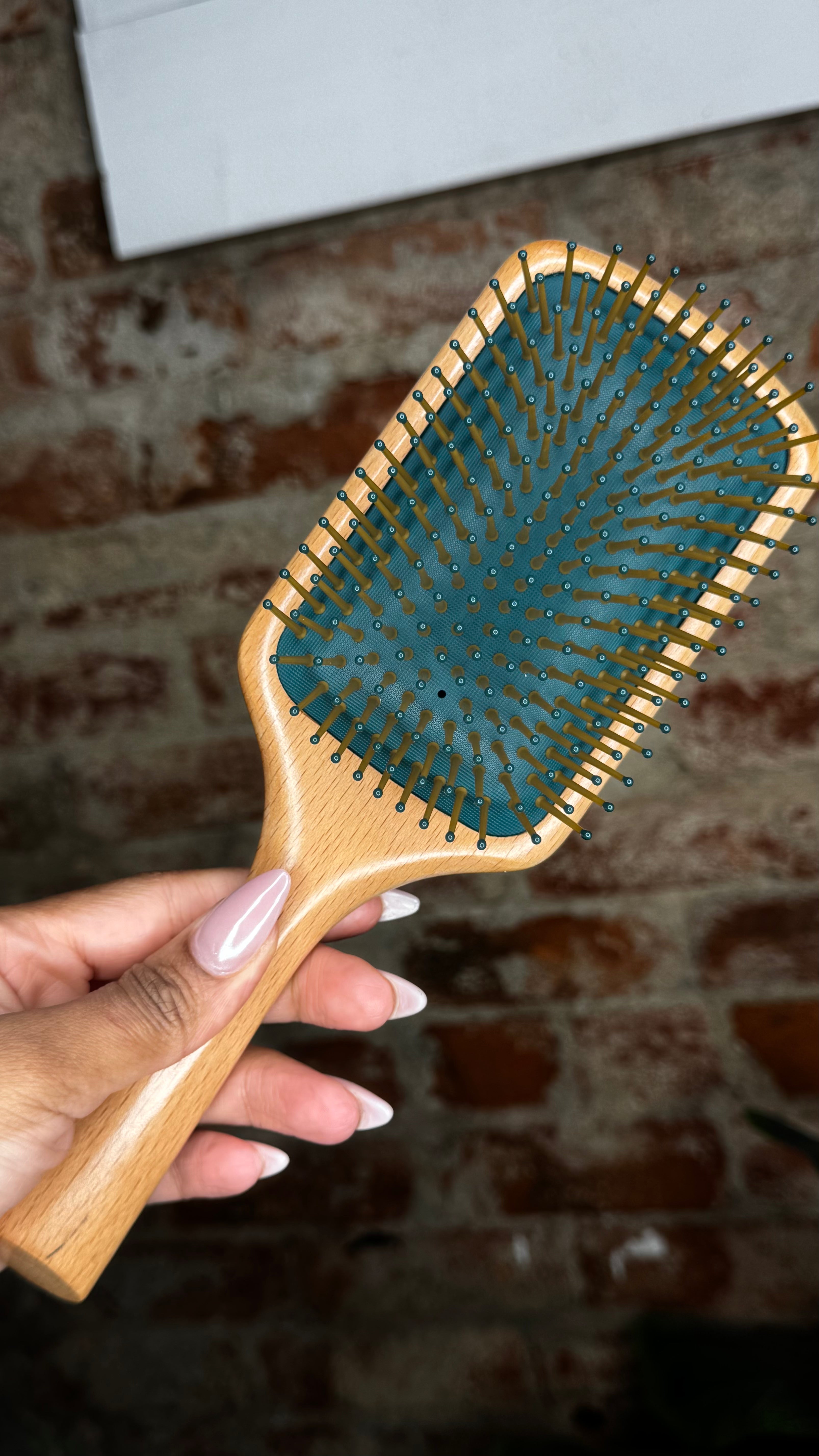 Ravishing Detangling hair brush